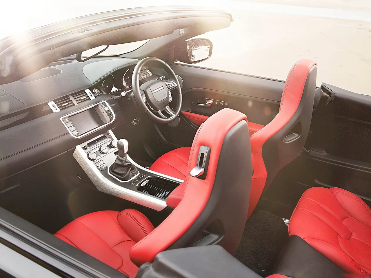 Land Rover Range Rover Evoque Convertible Concept (2012) – interiér