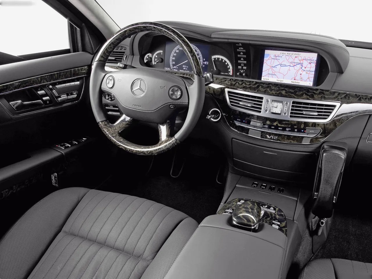 Mercedes-Benz S 600 Guard Pullman (2008) - Interior