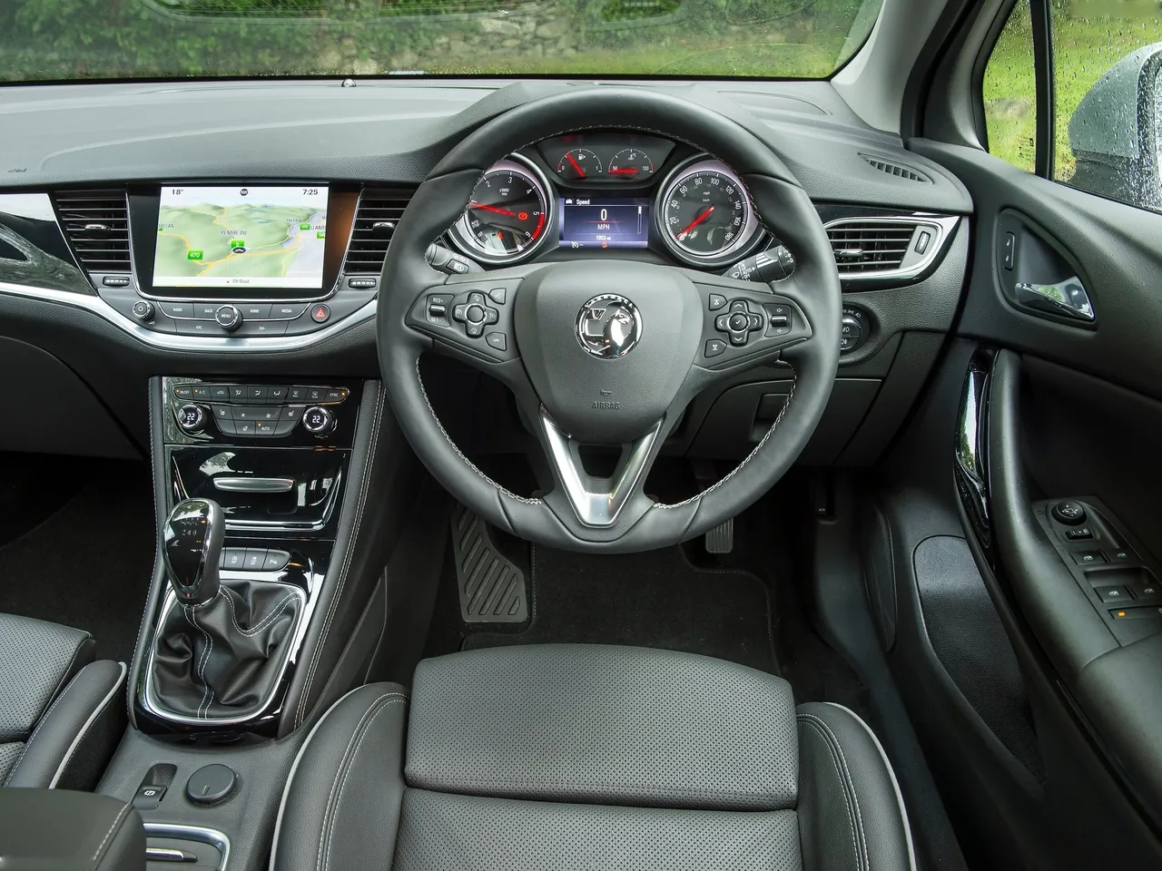 Vauxhall Astra (2016) – interiér