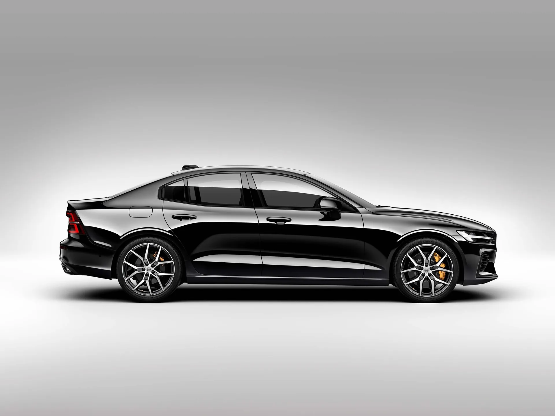 Volvo S60 T8 Polestar Engineered (2019) – boční profil