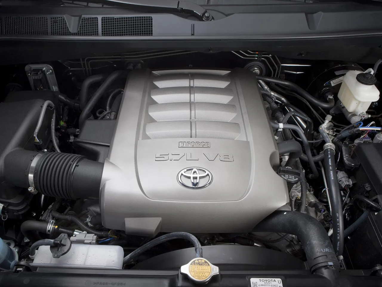 Toyota Tundra CrewMax (2010) – motor