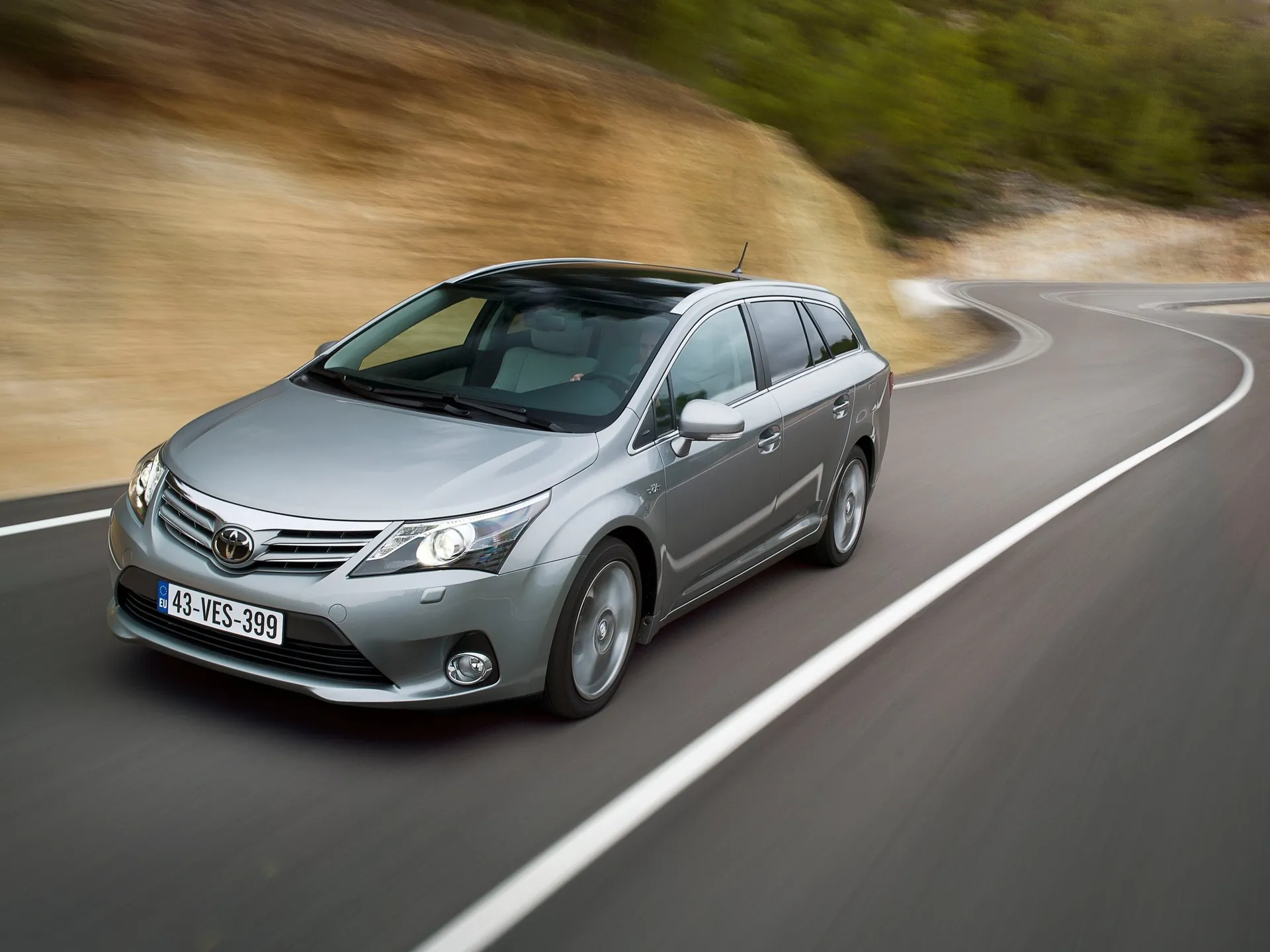 Toyota Avensis (2012)