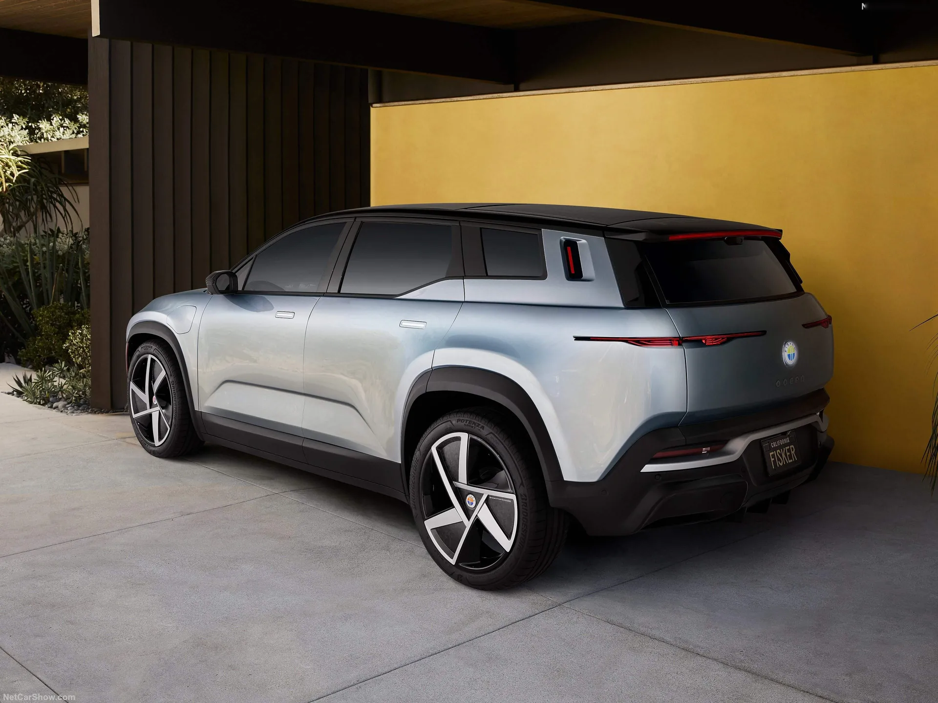 Fisker Ocean (2023) – zadní tříčtvrteční pohled