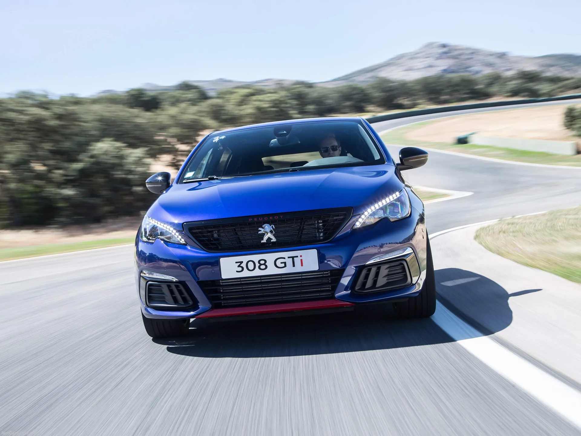 Peugeot 308 GTi (2018) – zepředu