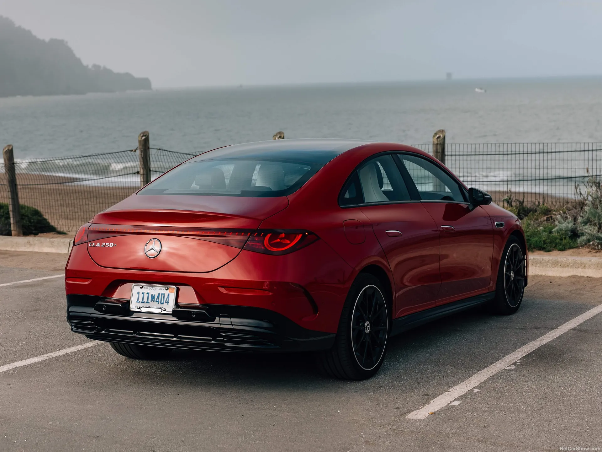 Mercedes-Benz CLA EV [US] (2026) – zadní tříčtvrteční pohled