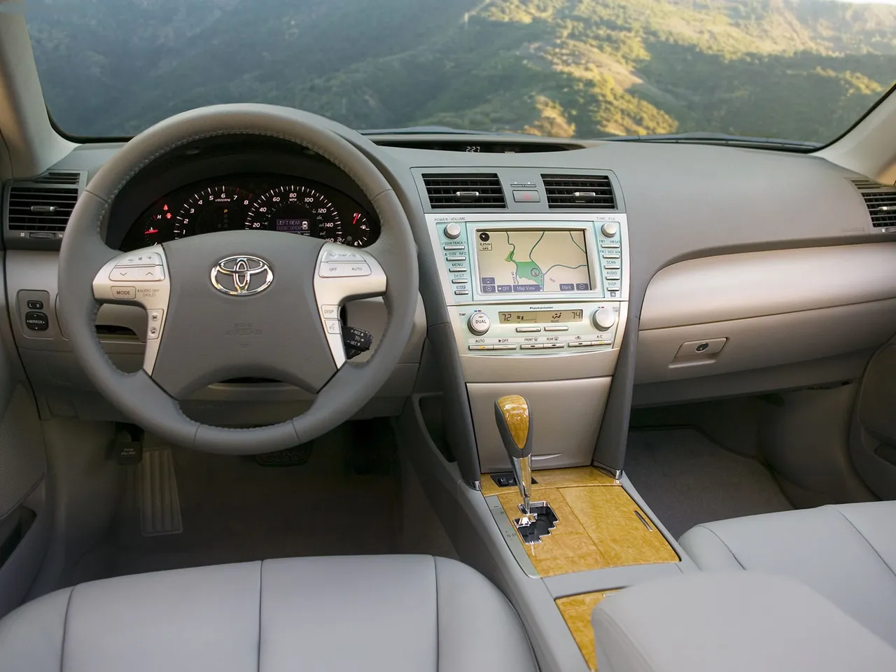 Toyota Camry XLE (2007) - Interior