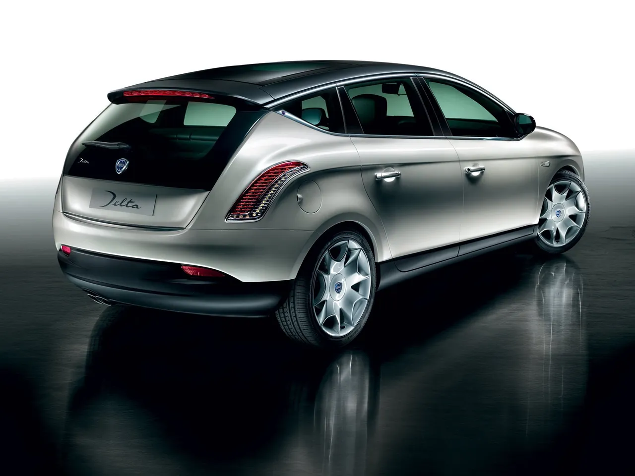 Lancia Delta (2009) – zadní tříčtvrteční pohled