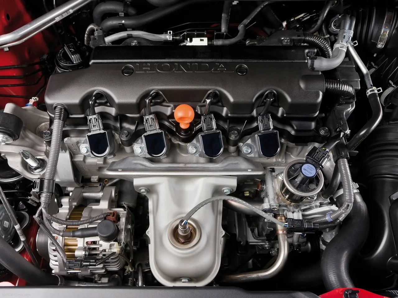 Honda Civic [EU] (2012) – motorový prostor
