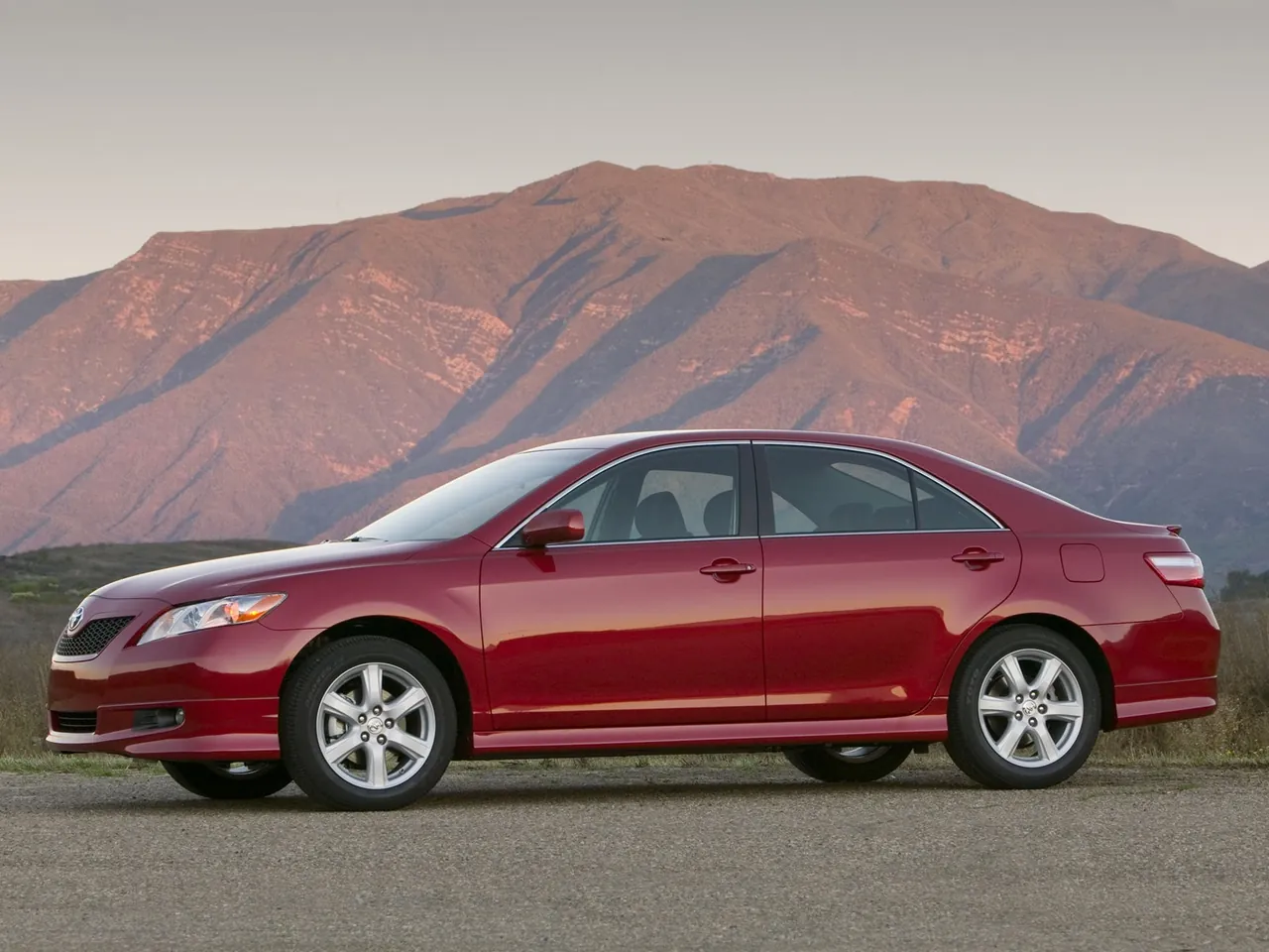 Toyota Camry SE (2007) - Side Profile