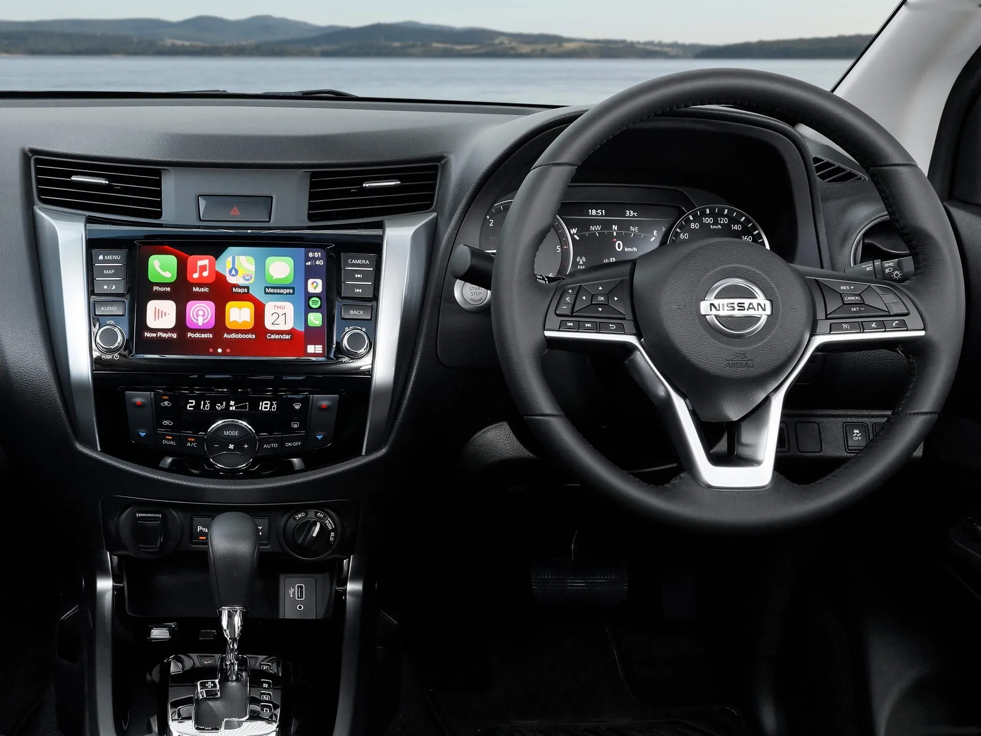 Nissan Navara [AU] (2021) – interiér