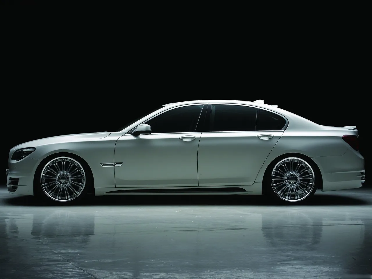 Wald BMW 7-Series F01 Black Bison (2010) – boční profil