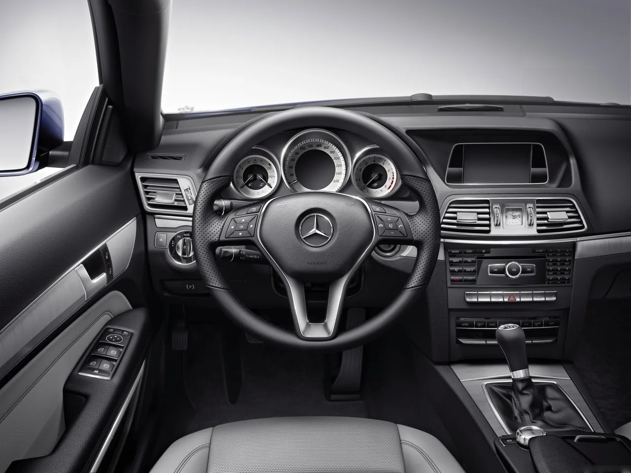 Mercedes-Benz E-Class Coupe (2014) – interiér