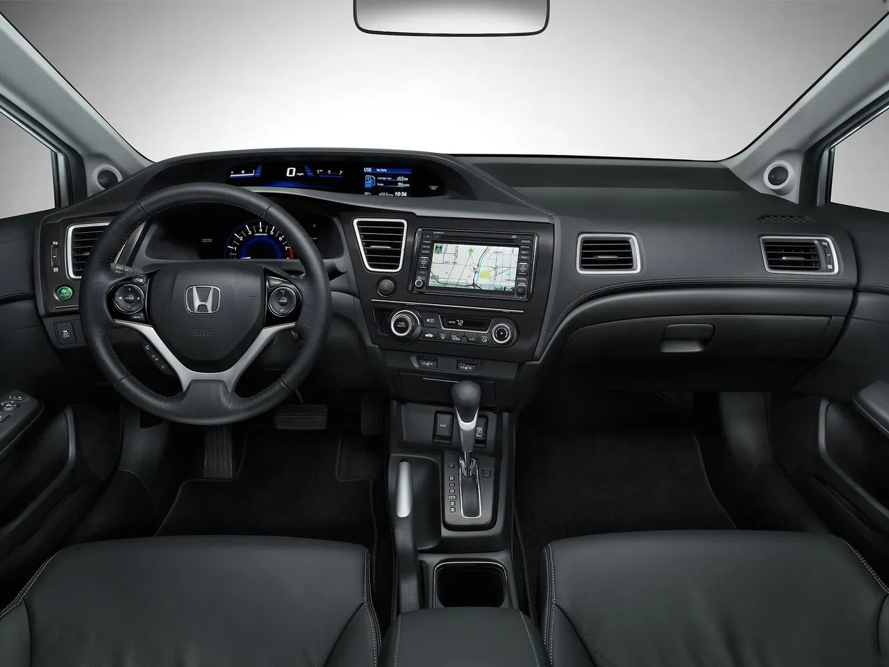 Honda Civic Sedan (2013) – interiér
