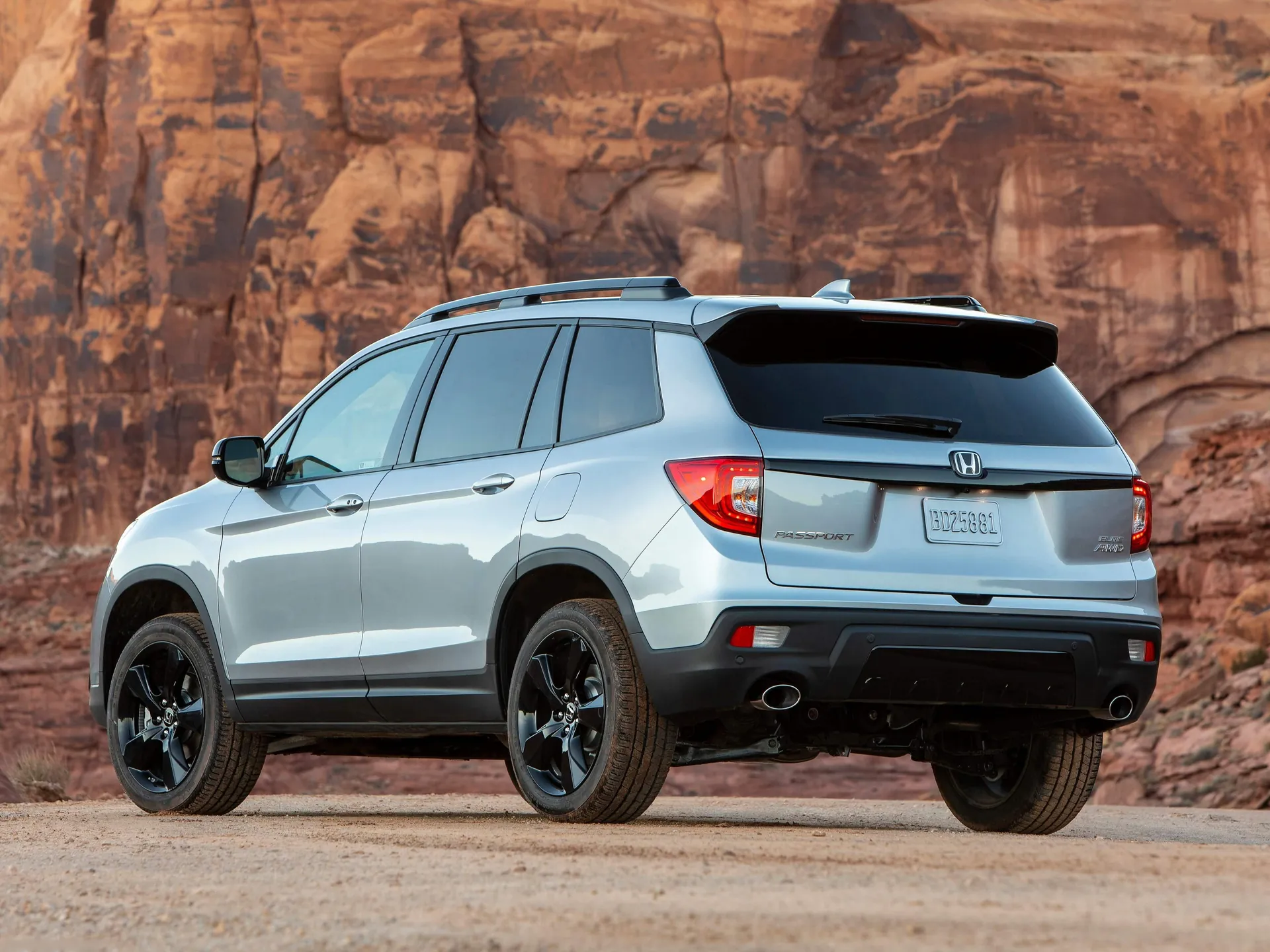 Honda Passport (2019) – zadní tříčtvrteční pohled
