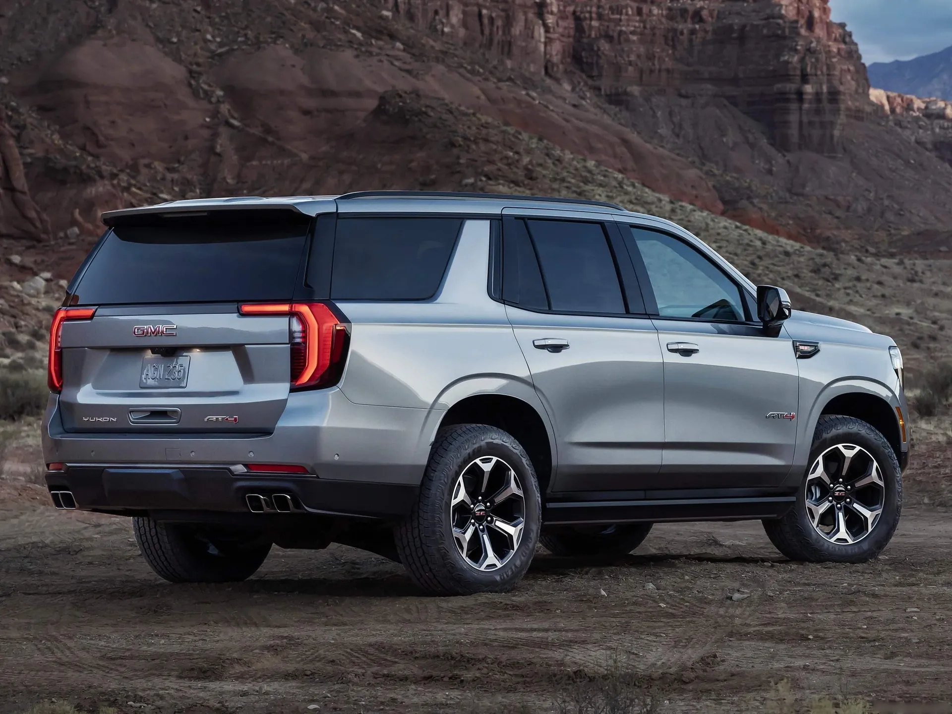 GMC Yukon AT4 (2025) – zadní tříčtvrteční pohled