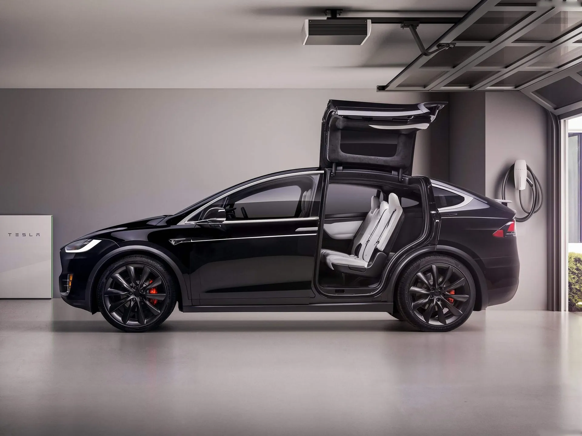 Tesla Model X (2017) – boční profil