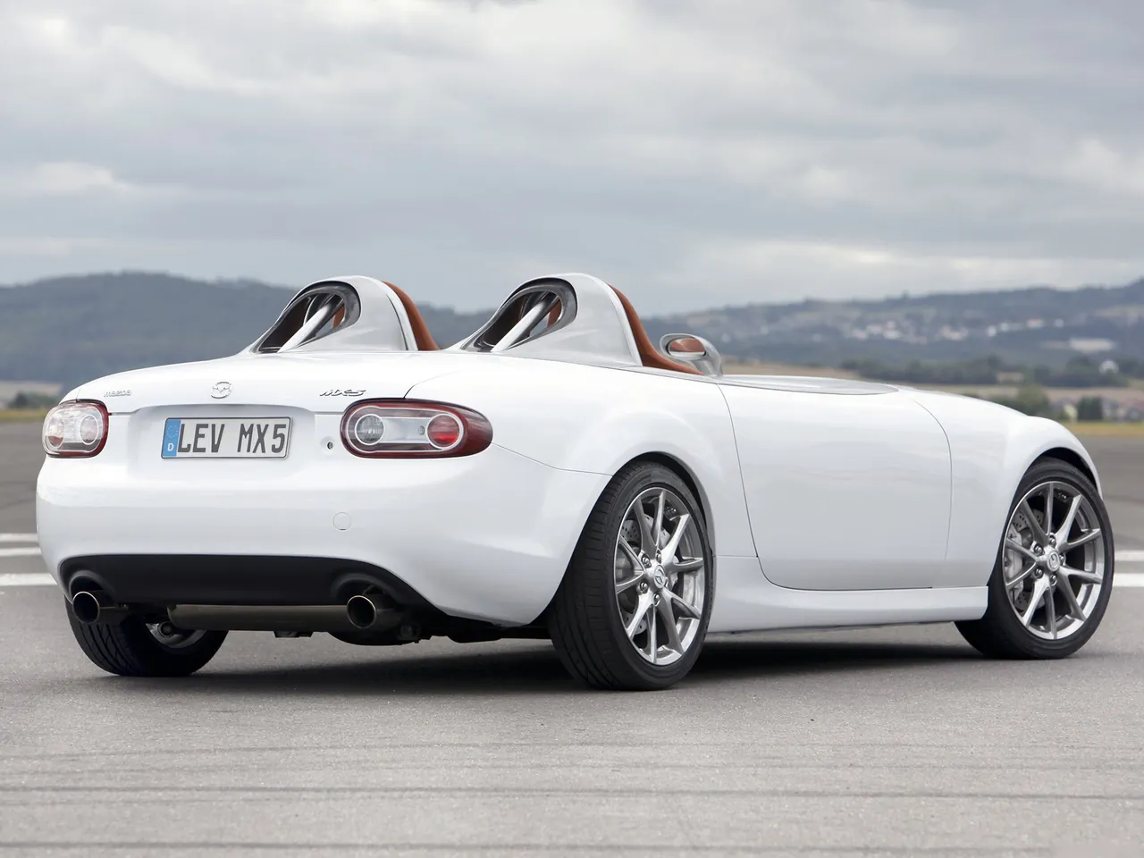 Mazda MX-5 Superlight Concept (2009) – zadní tříčtvrteční pohled