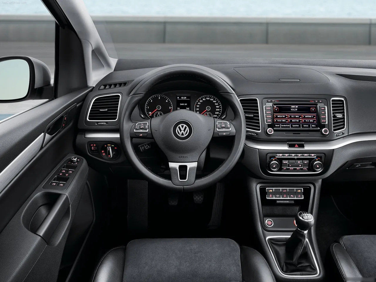 Volkswagen Sharan (2011) - Interior