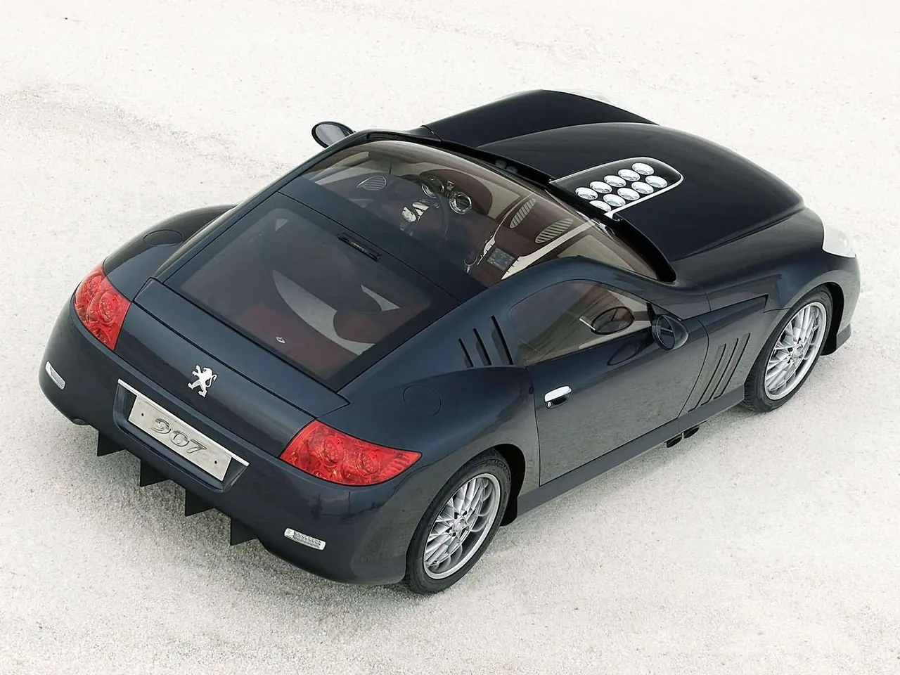 Peugeot 907 Concept (2004) – zadní tříčtvrteční pohled