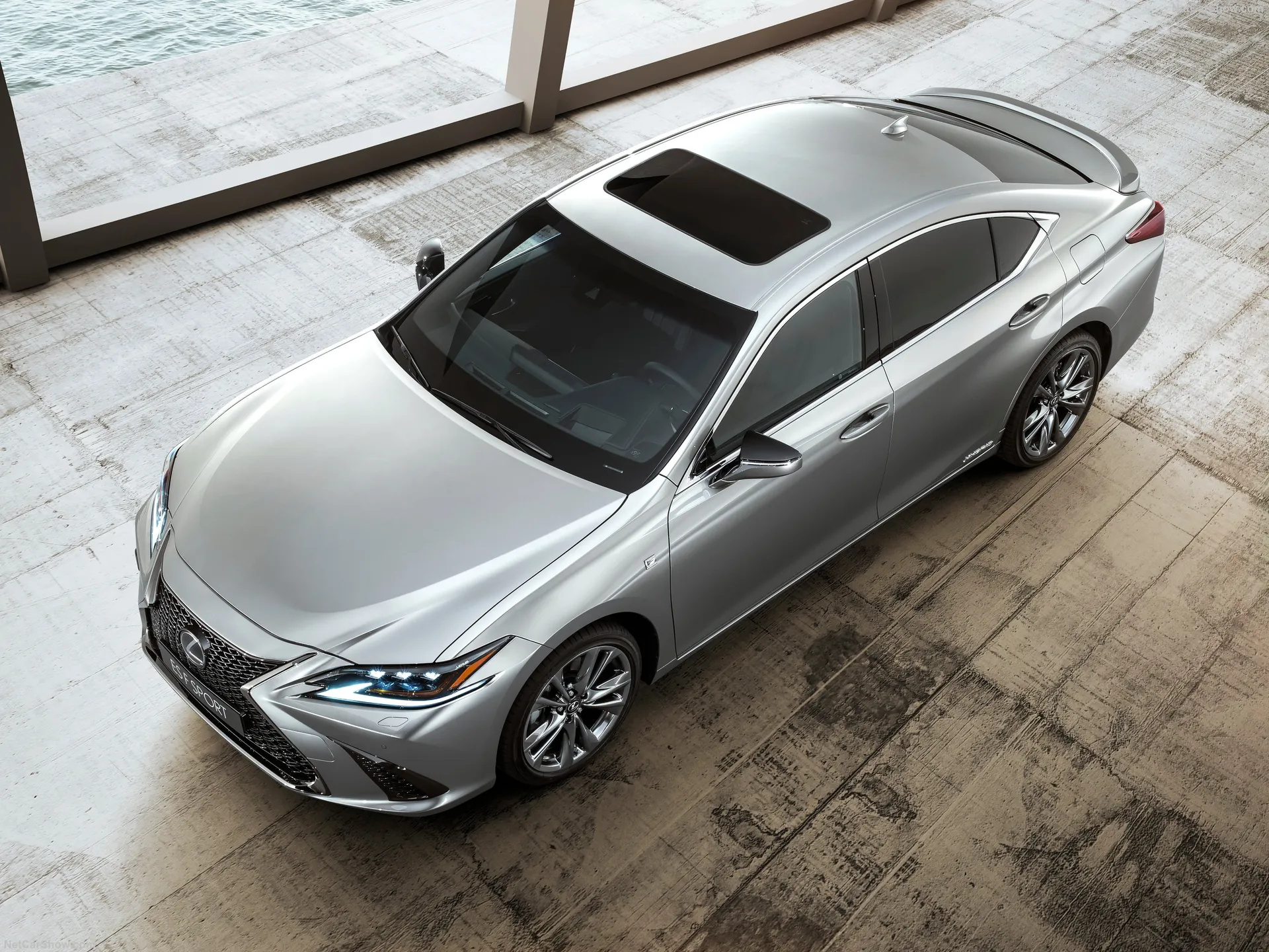 Lexus ES (2019)