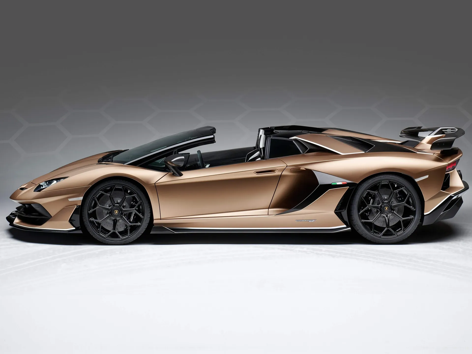 Lamborghini Aventador SVJ Roadster (2020) – boční profil