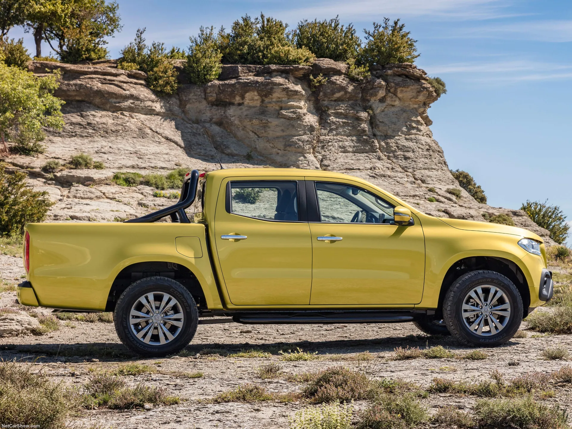 Mercedes-Benz X-Class (2018) – boční profil