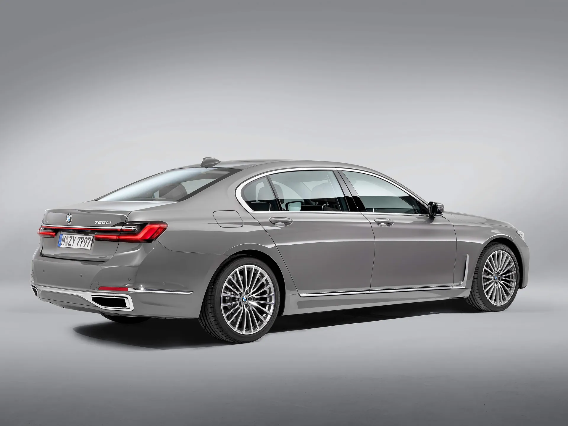 BMW 7-Series (2020) – zadní tříčtvrteční pohled