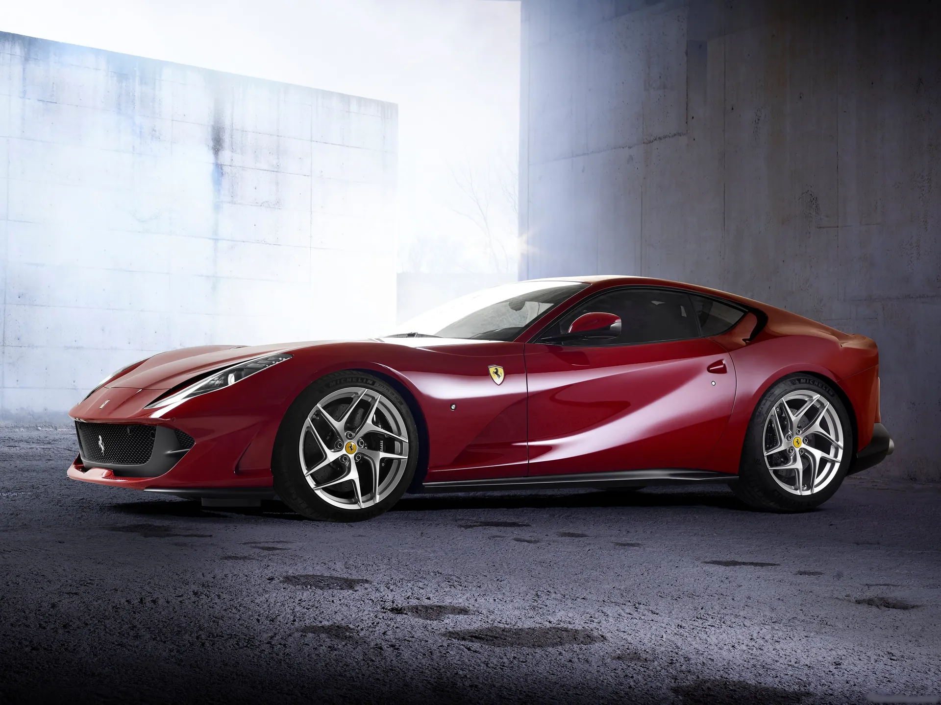 Ferrari 812 Superfast (2018)