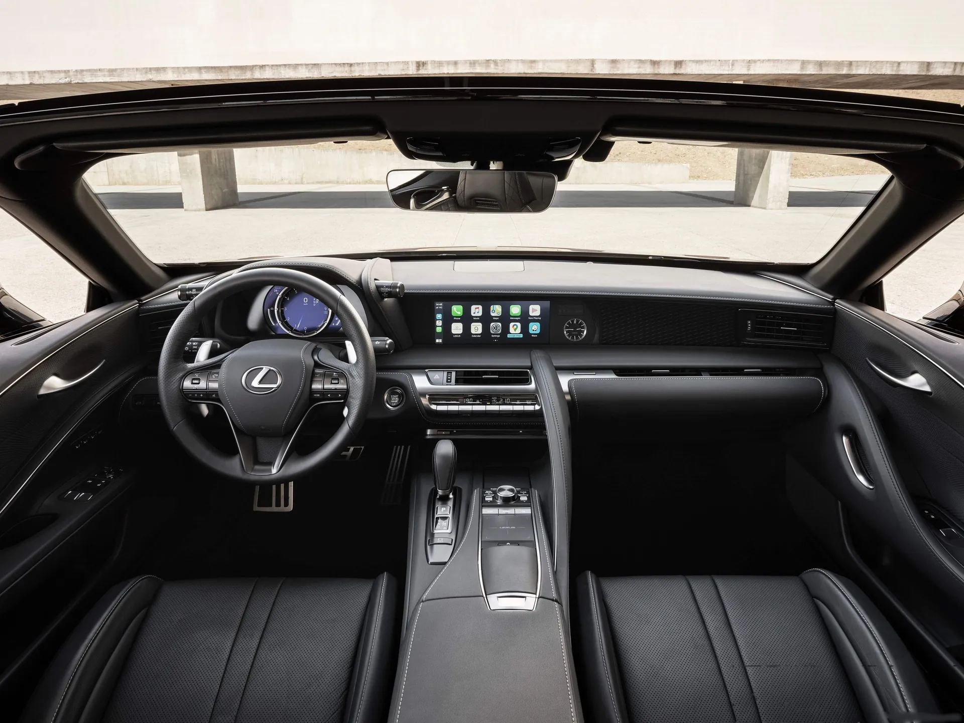 Lexus LC 500 Convertible (2021) – interiér