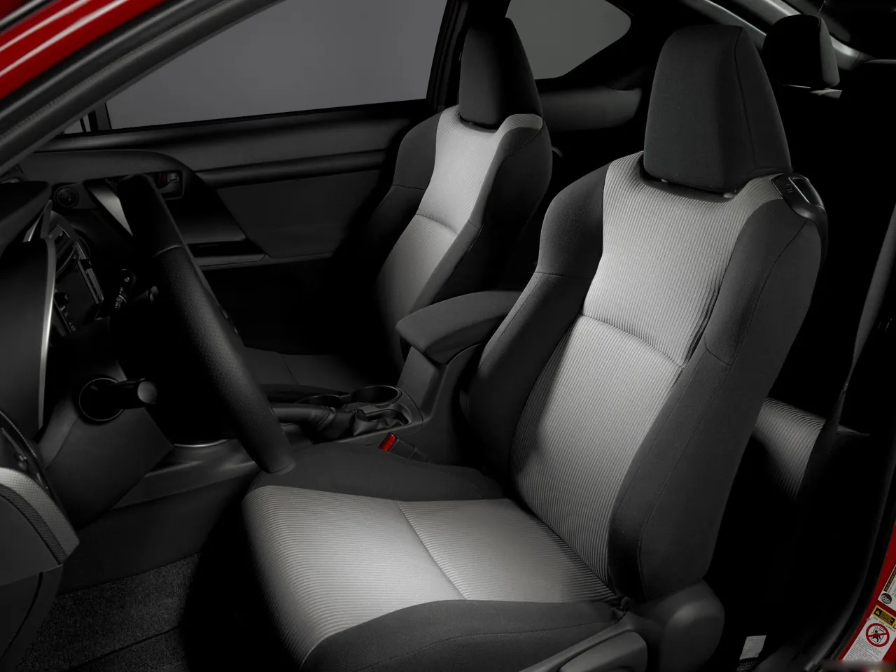 Scion tC (2014) – interiér