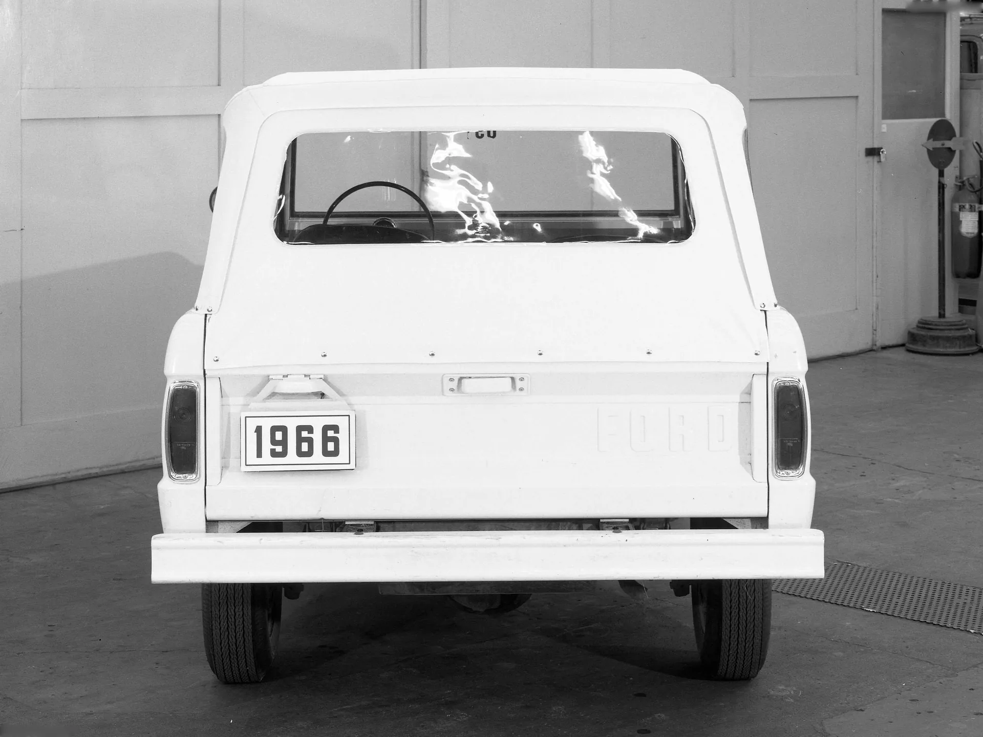 Ford Bronco Roadster (1966) – zezadu
