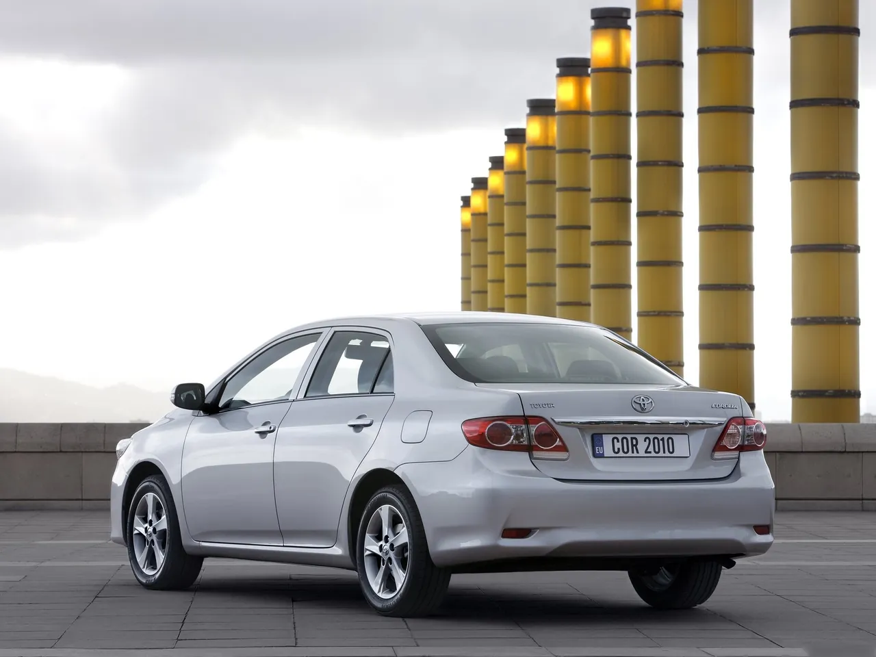 Toyota Corolla (2010) – zadní tříčtvrteční pohled
