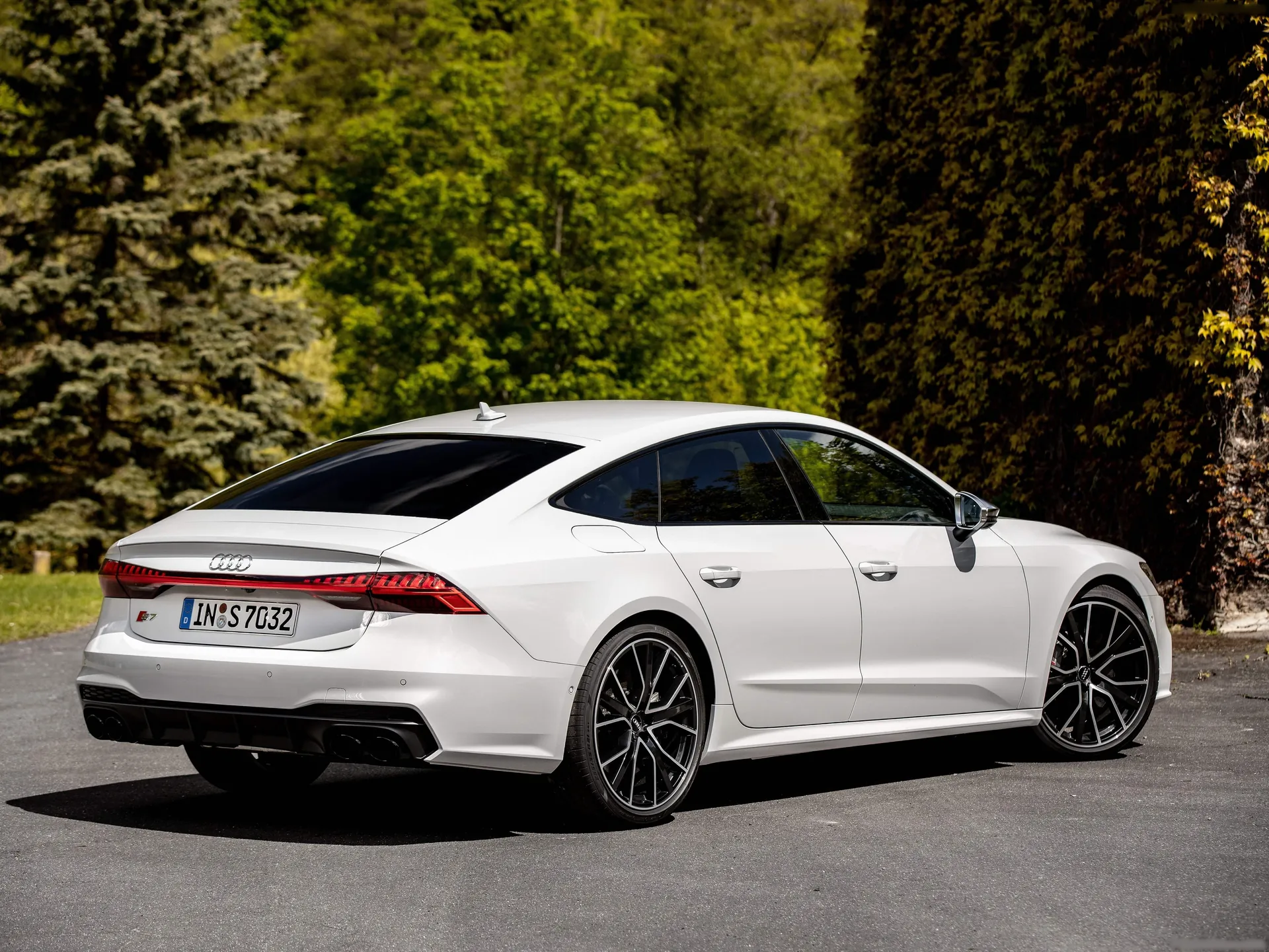 Audi S7 Sportback TDI (2020) – zadní tříčtvrteční pohled