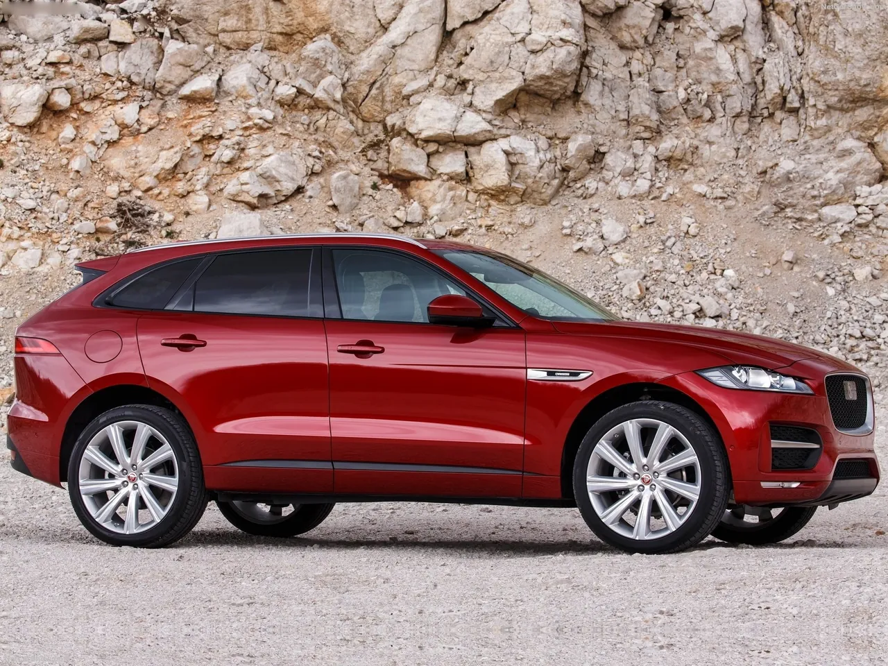 Jaguar F-Pace (2017) – boční profil