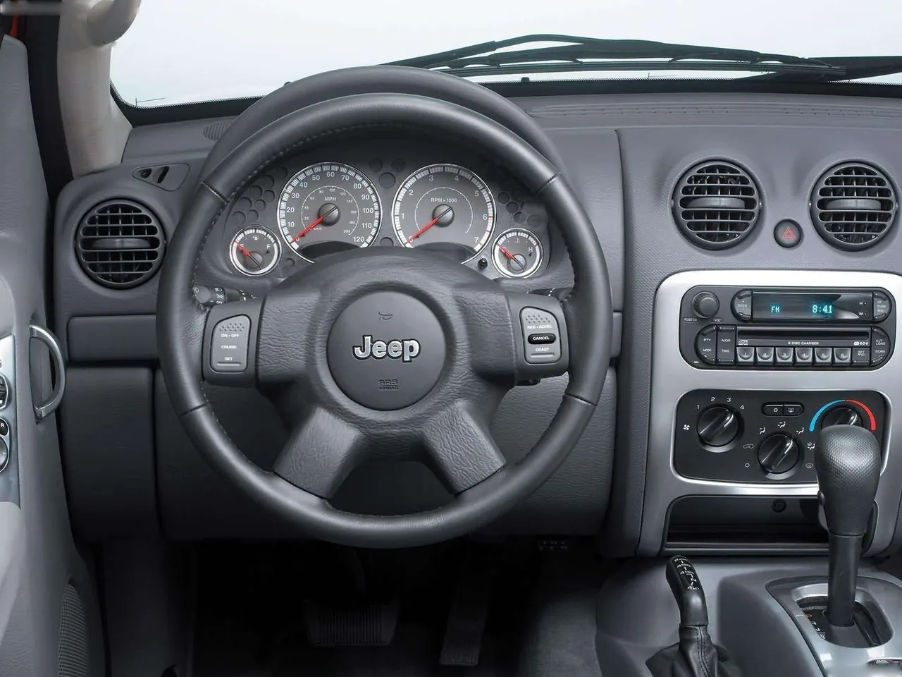 Jeep Liberty Renegade 3.7 (2005) - Interior