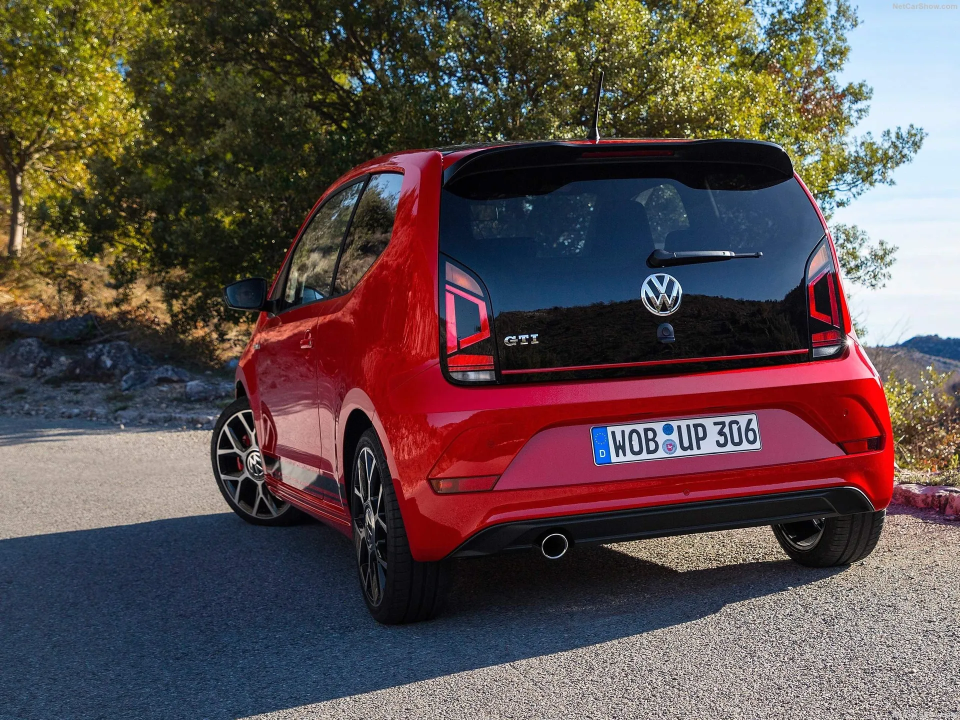 Volkswagen Up GTI (2018) – zadní tříčtvrteční pohled