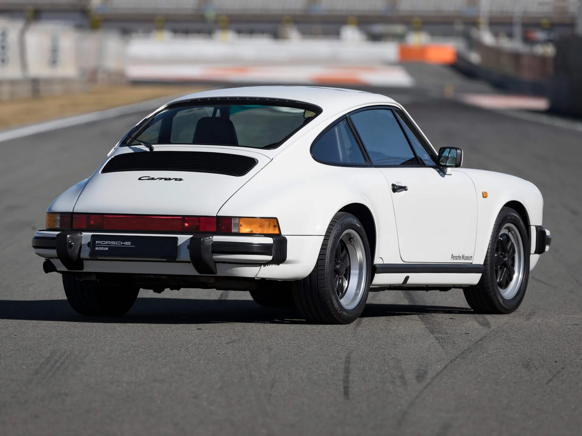 Porsche 911 3.2 Carrera (1984) - Rear Three-Quarter