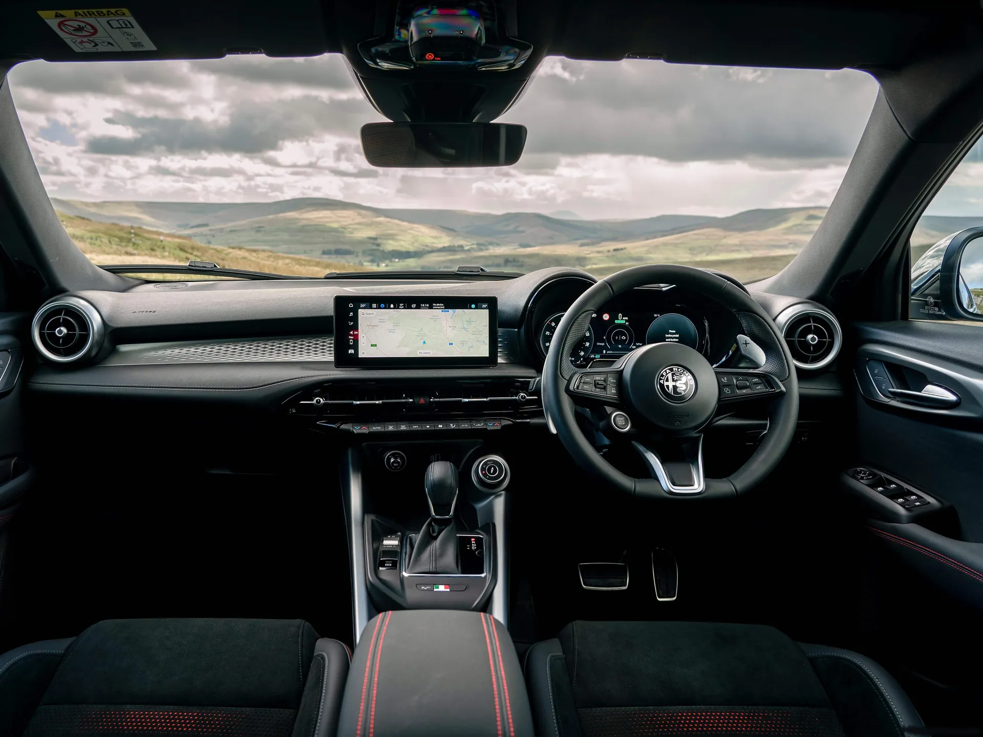 Alfa Romeo Tonale [UK] (2023) - Interior