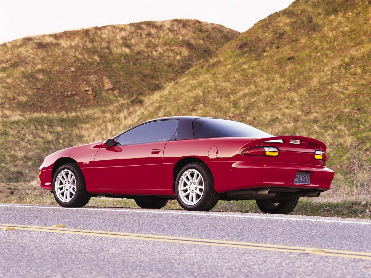 Chevrolet Camaro Coupe (2001) – zadní tříčtvrteční pohled