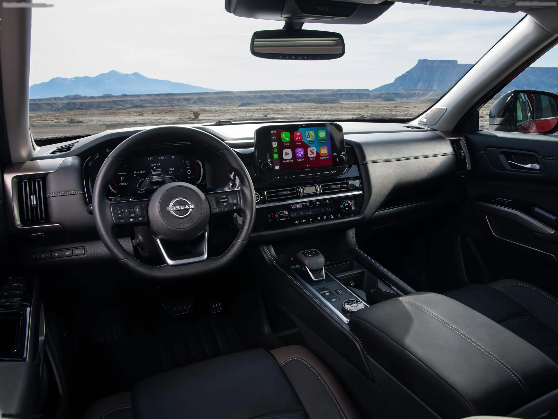 Nissan Pathfinder (2022) – interiér