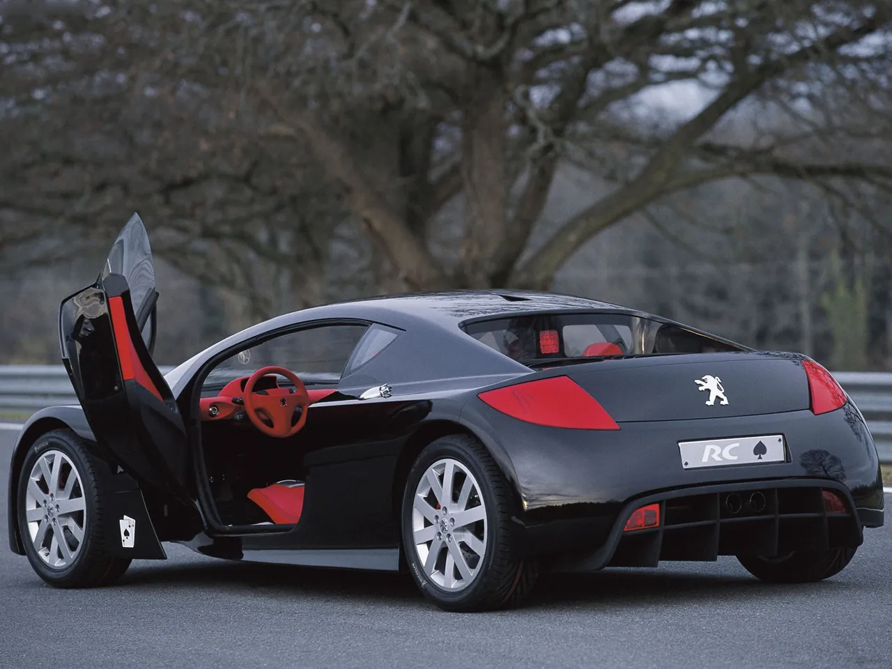 Peugeot RC Concept (2002) – zadní tříčtvrteční pohled