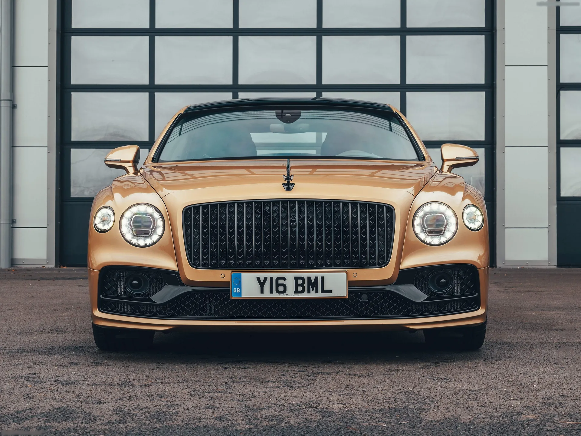 Bentley Flying Spur V8 (2021) – zepředu
