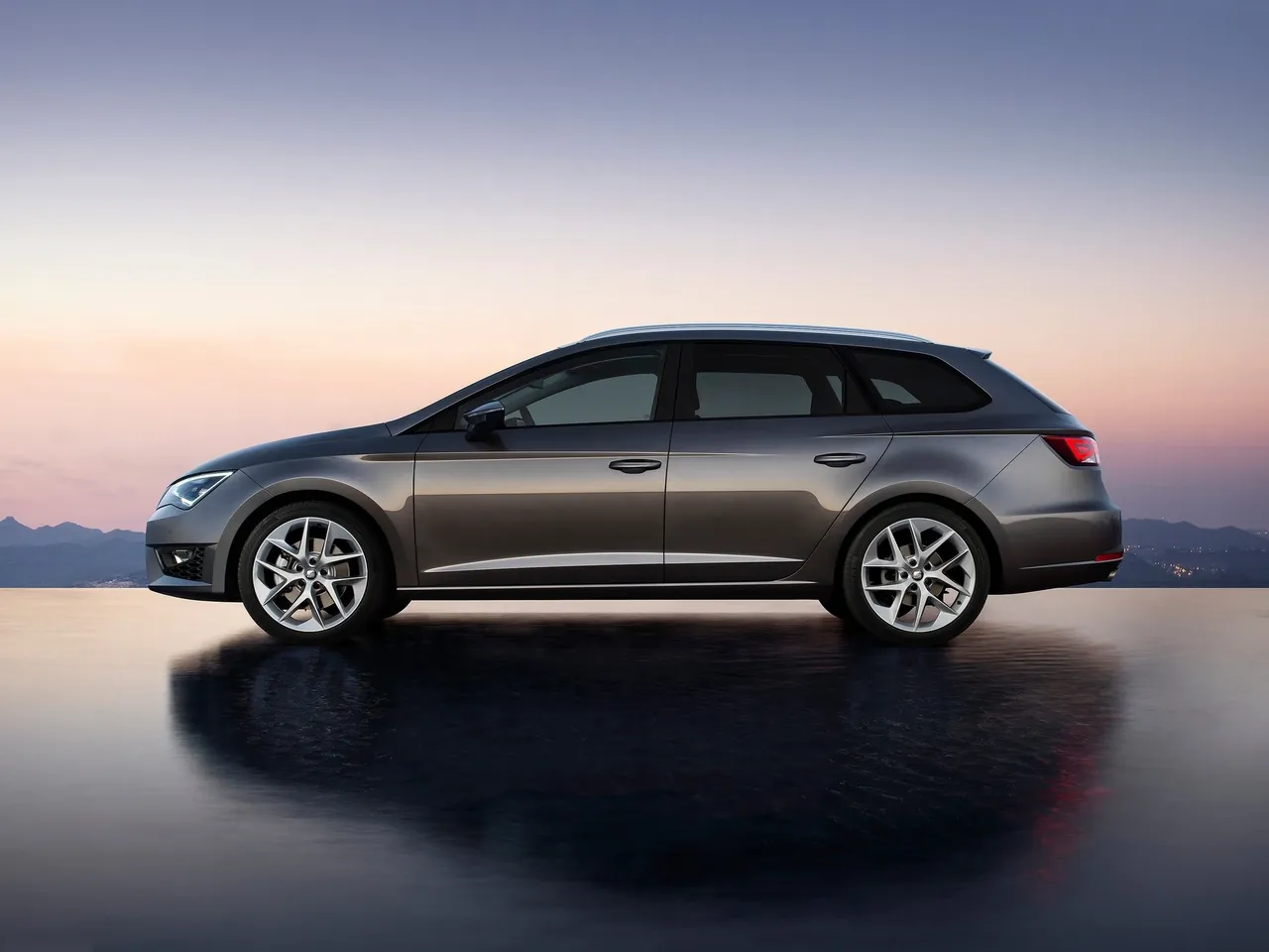 Seat Leon ST (2014) – boční profil