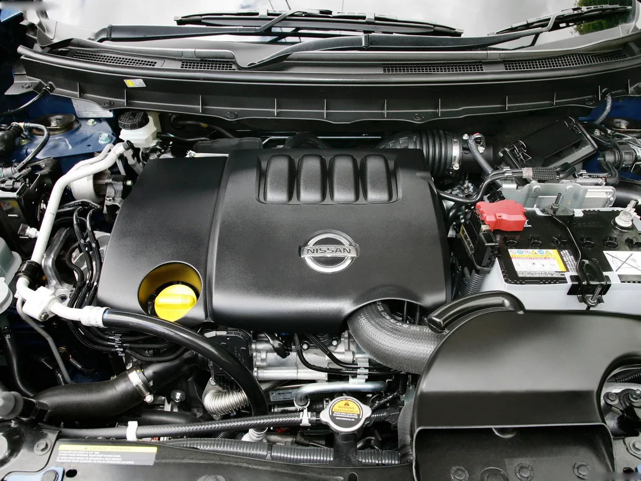 Nissan X-Trail (2008) - Engine Bay