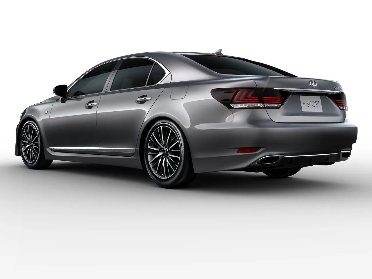 Lexus LS 460 F Sport (2013) – zadní tříčtvrteční pohled