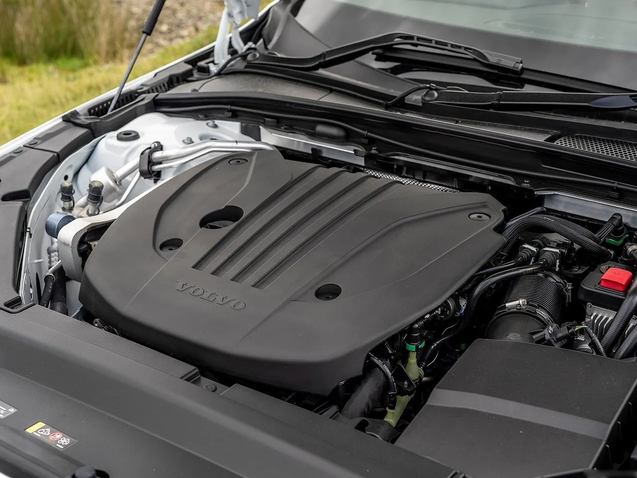 Volvo V90 Cross Country (2020) – motorový prostor