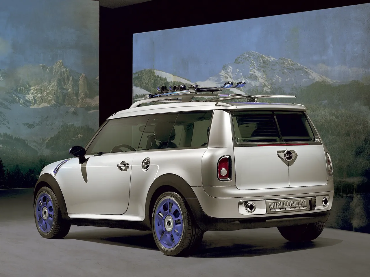 Mini Concept Detroit (2006) – zadní tříčtvrteční pohled