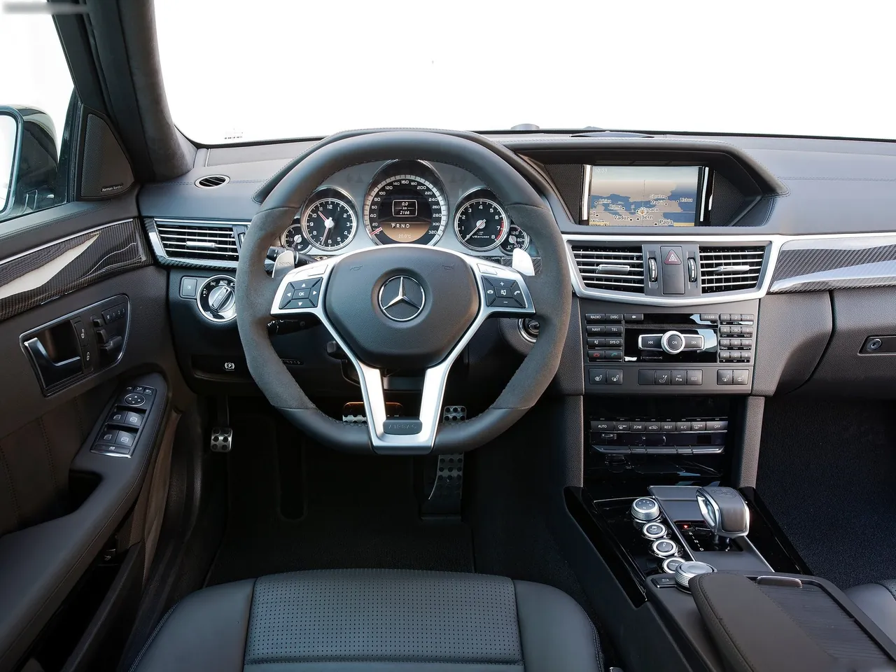 Mercedes-Benz E63 AMG Wagon (2012) - Interior