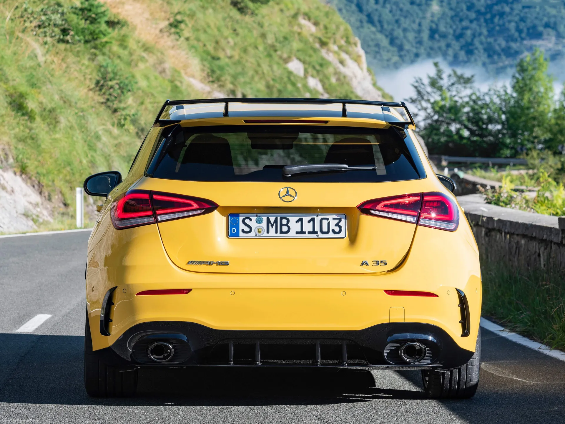 Mercedes-Benz A35 AMG 4Matic (2019) - Rear