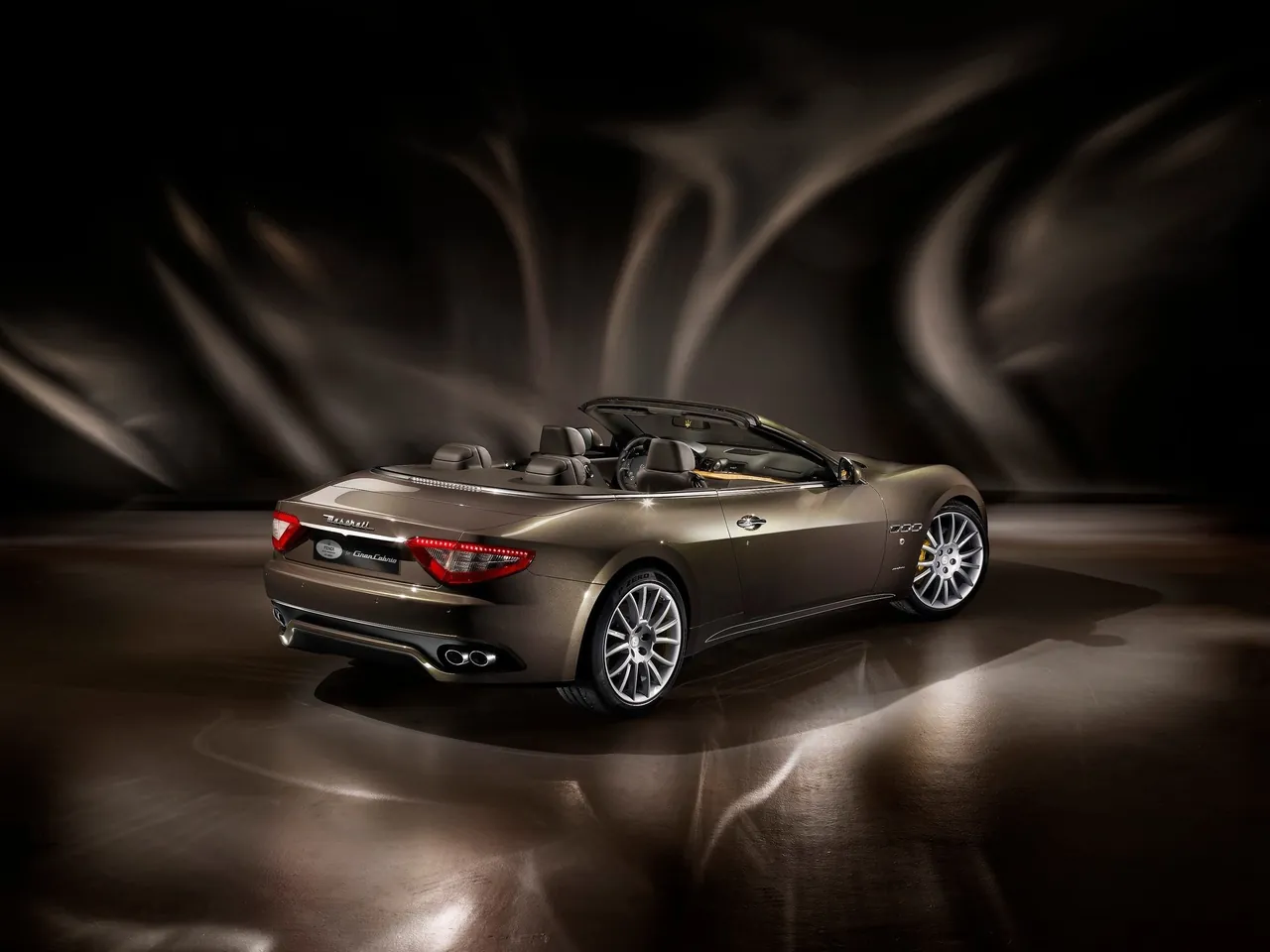 Maserati GranCabrio Fendi (2012) – zadní tříčtvrteční pohled